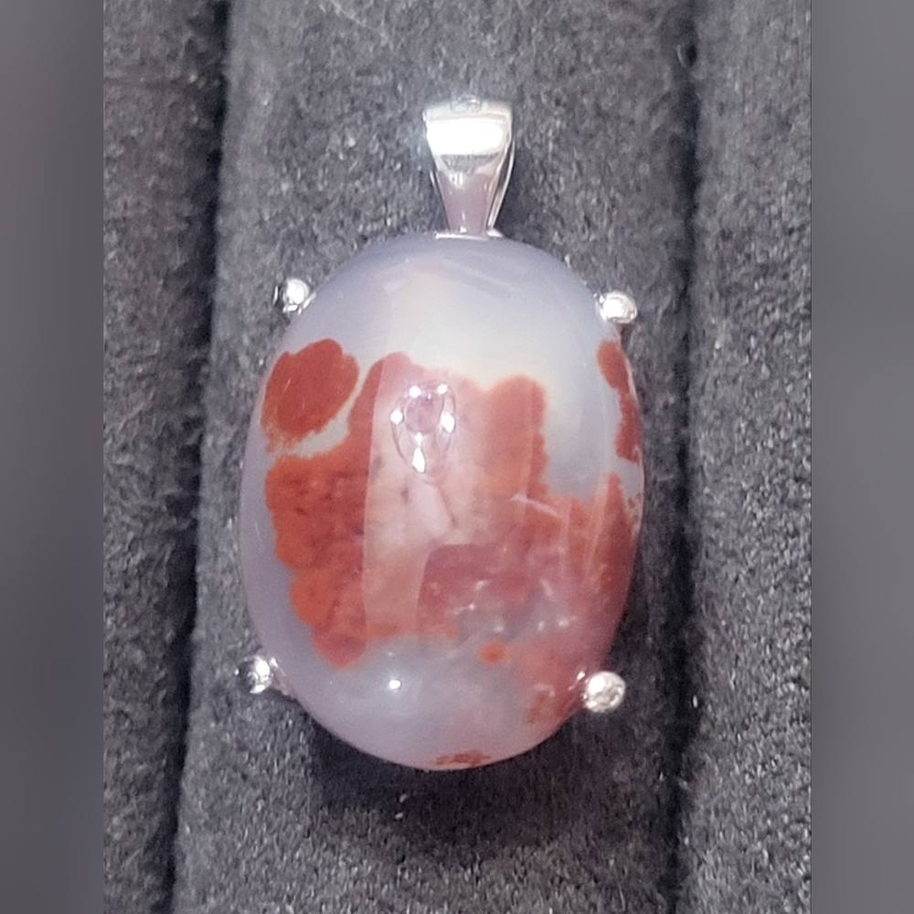 Simple Cinnabar In Agate Pendant